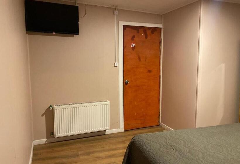 مبيت وإفطار World S End Hostal