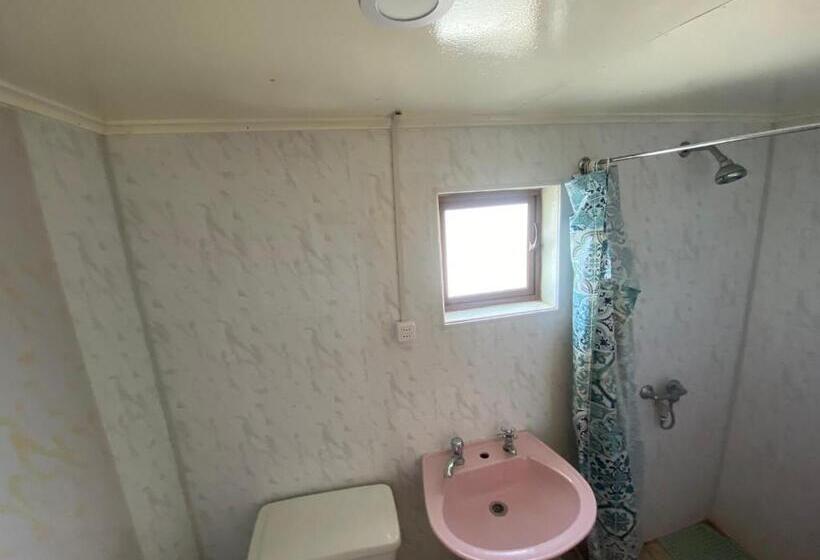 مبيت وإفطار World S End Hostal