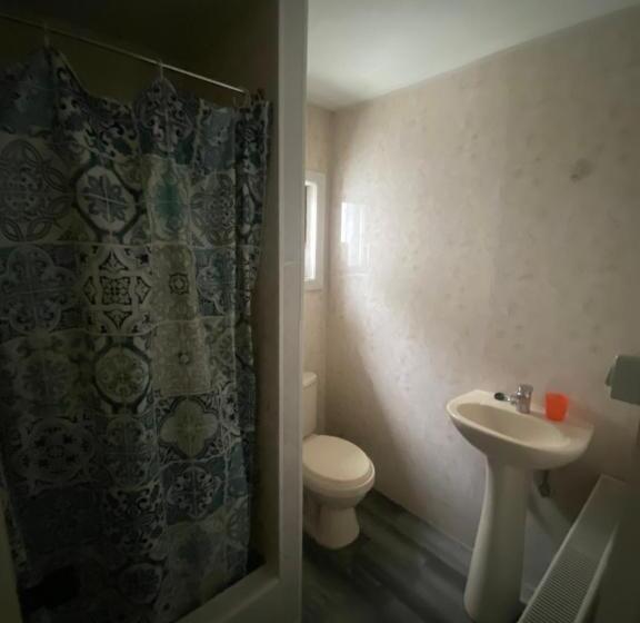 مبيت وإفطار World S End Hostal
