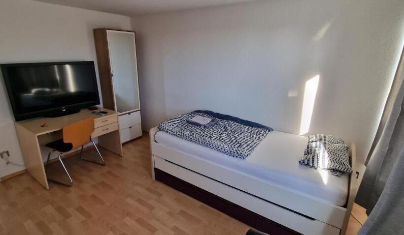 پانسیون Rooms & Apartments Schwäbisch Gmünd