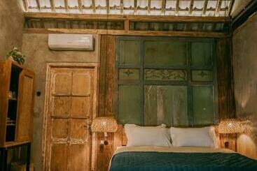 پانسیون East Room At Semadi Living