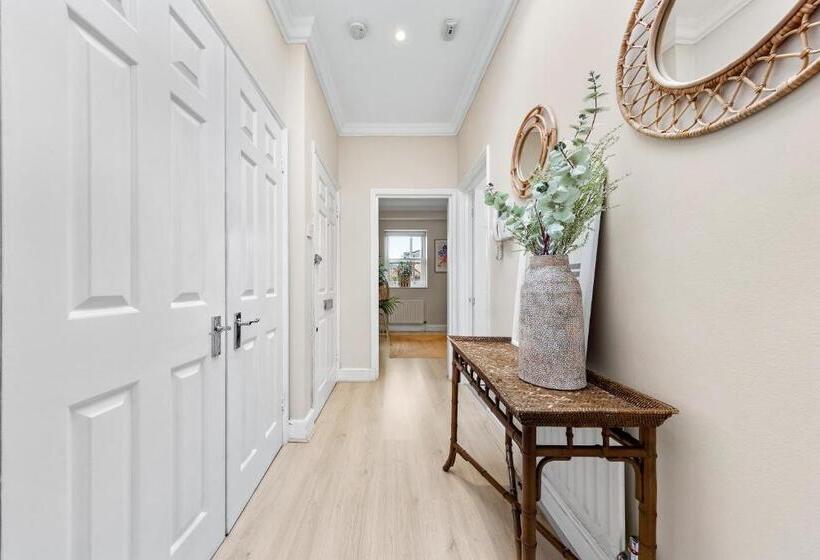 Battersea Bridge Ultra Central London One Bedroom Apartment 10 Mins Walk To Kings Road Chelsea