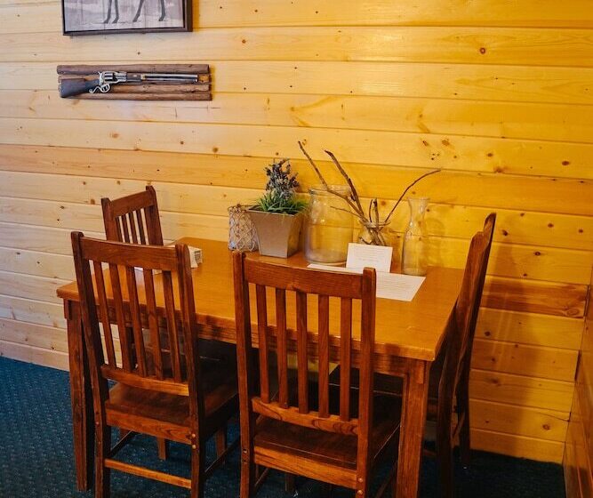 هتل Anglers Lodge