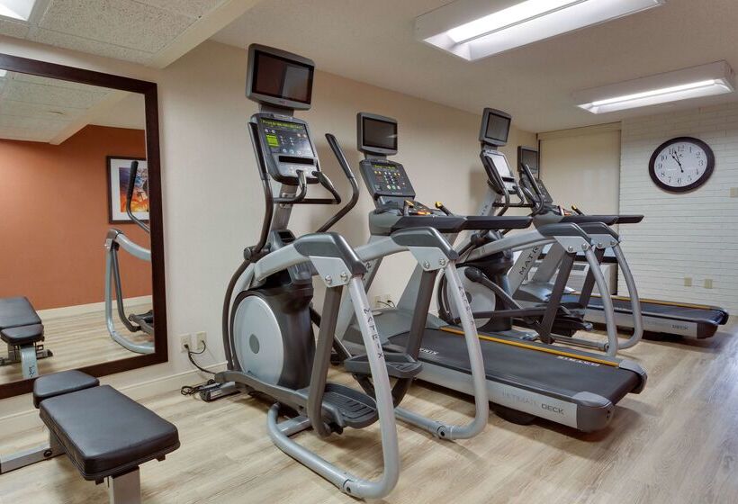 هتل Drury Inn & Suites Columbia Stadium Boulevard