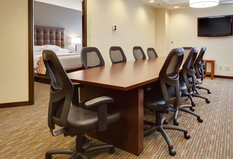 هتل Drury Inn & Suites Columbia Stadium Boulevard