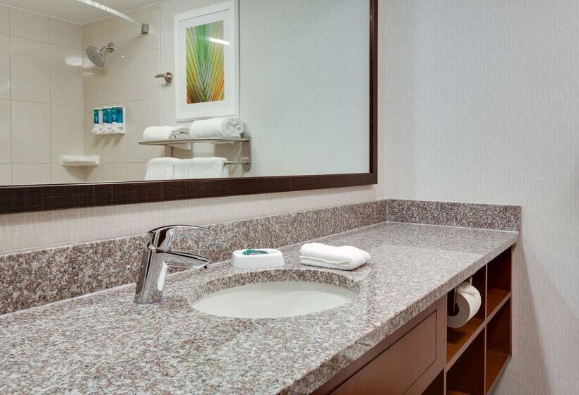 هتل Drury Inn & Suites Columbia Stadium Boulevard