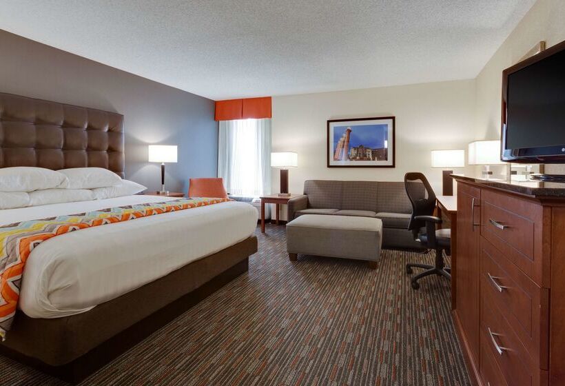 هتل Drury Inn & Suites Columbia Stadium Boulevard