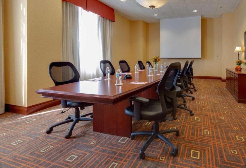 هتل Drury Inn & Suites St. Louis Forest Park
