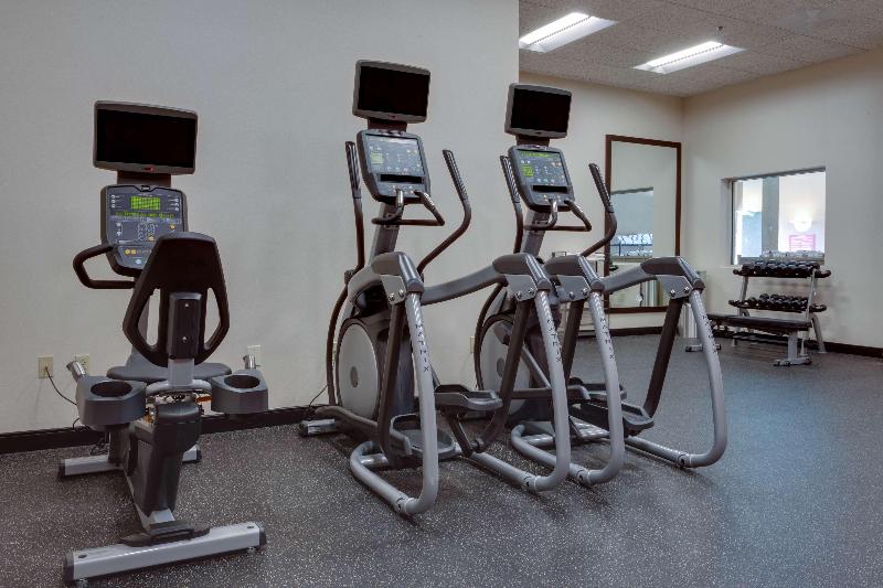 هتل Drury Inn & Suites St. Louis Forest Park