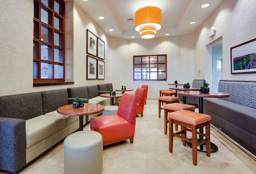 فندق Drury Inn & Suites St. Louis/o Fallon, Il