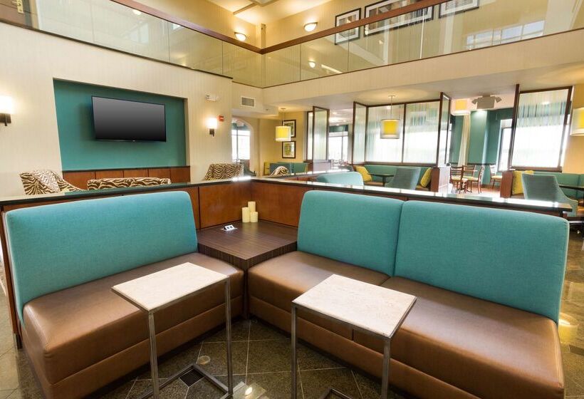 בית מלון כפרי Drury Inn & Suites St Louis Southwest