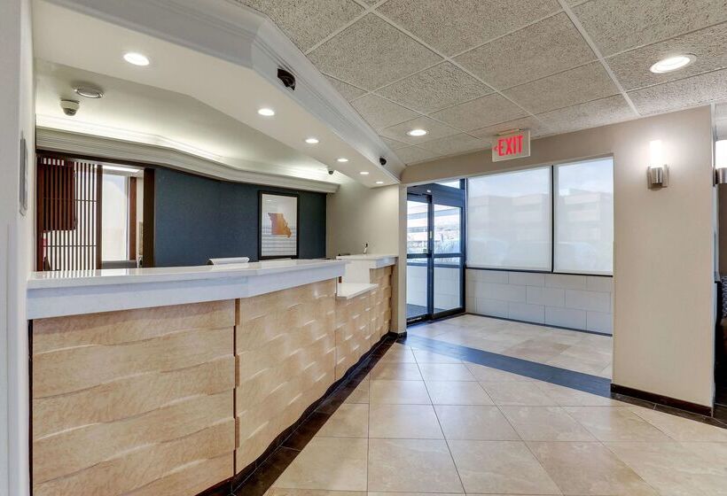 ホテル Drury Inn & Suites St. Louis St. Peters