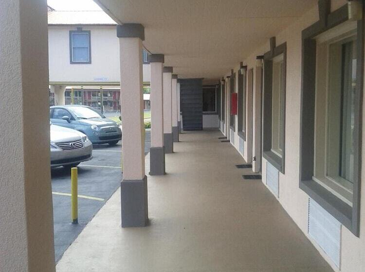 هتل Econo Lodge Calhoun North Damascus
