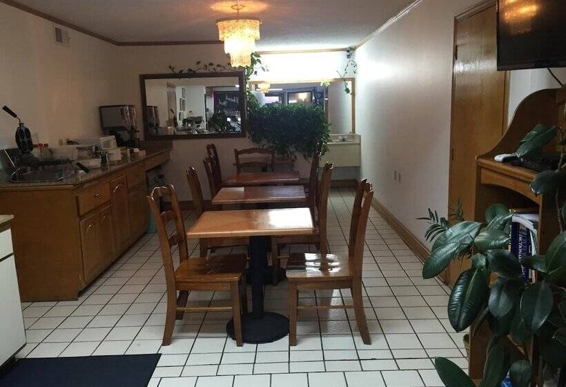هتل Econo Lodge Calhoun North Damascus