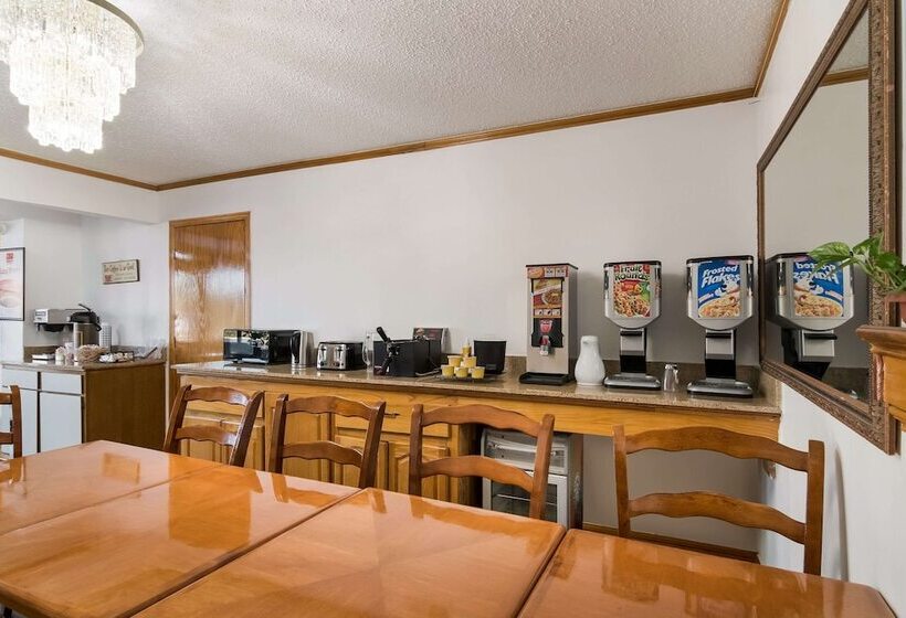 هتل Econo Lodge Calhoun North Damascus