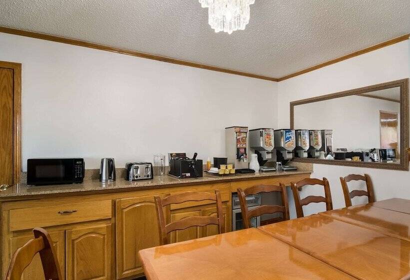 هتل Econo Lodge Calhoun North Damascus