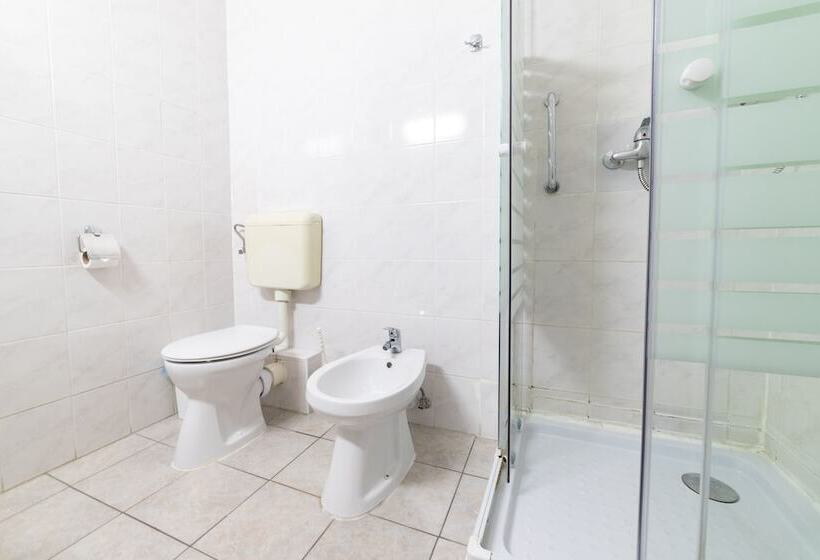 Fotos del hotel Queen Mary:  13