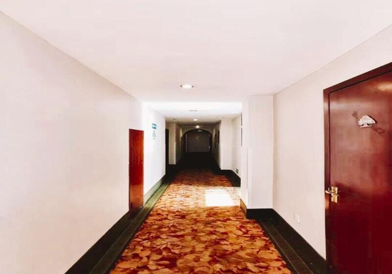 هتل Greentree Inn Bengbu Huaihe Walking Street