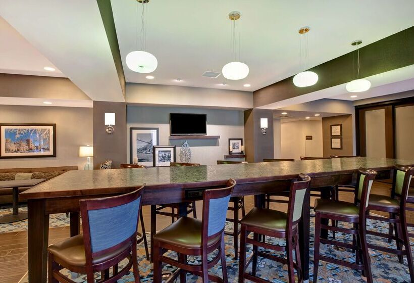 فندق Hampton Inn Dekalb, Il