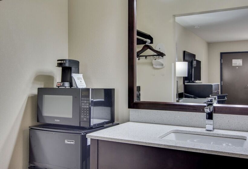 فندق Quality Inn & Suites Athens University Area