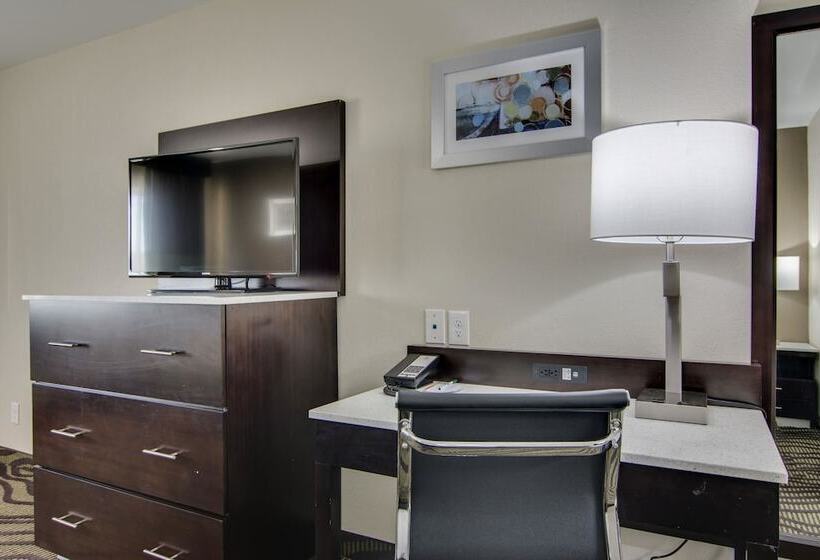 فندق Quality Inn & Suites Athens University Area