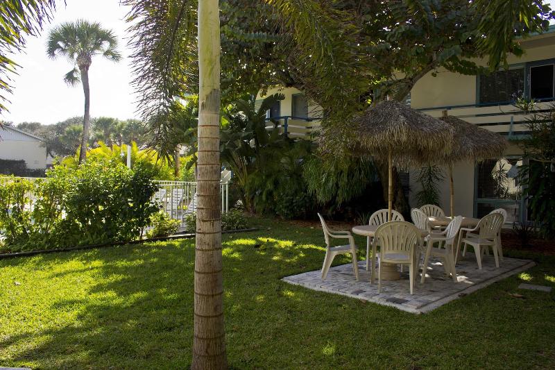 هتل Seaspray Surf Lodge