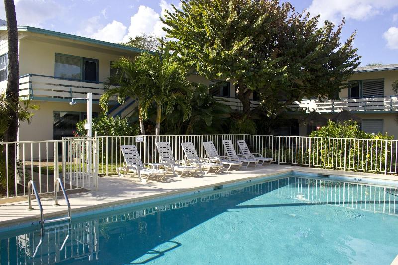 هتل Seaspray Surf Lodge