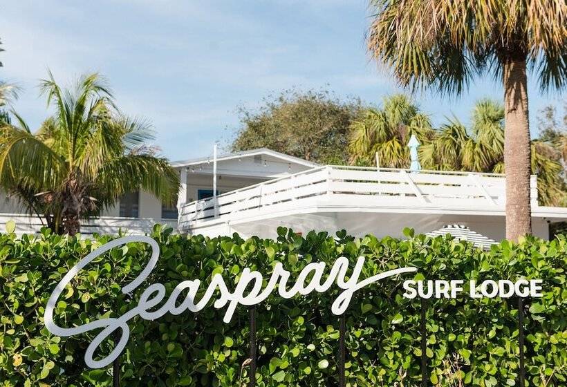 هتل Seaspray Surf Lodge