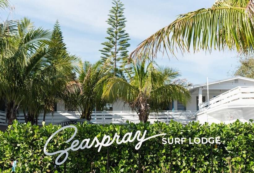 هتل Seaspray Surf Lodge