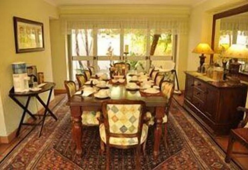 پانسیون Crane's Nest Guest House & Spa @ 313