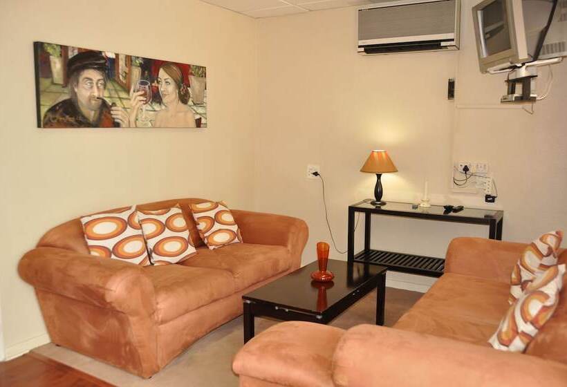 پانسیون Crane's Nest Guest House & Spa @ 313