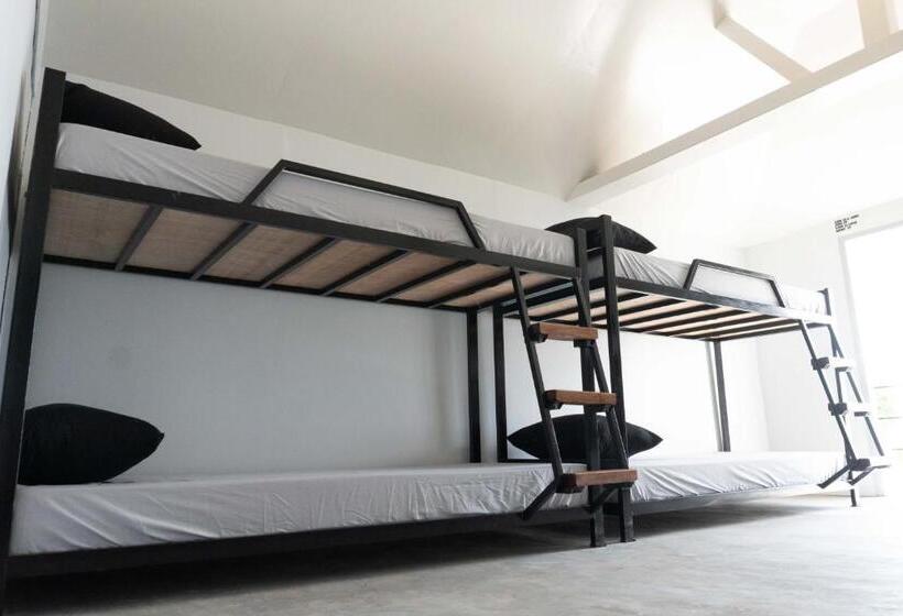 هاستل The Pod Mabini