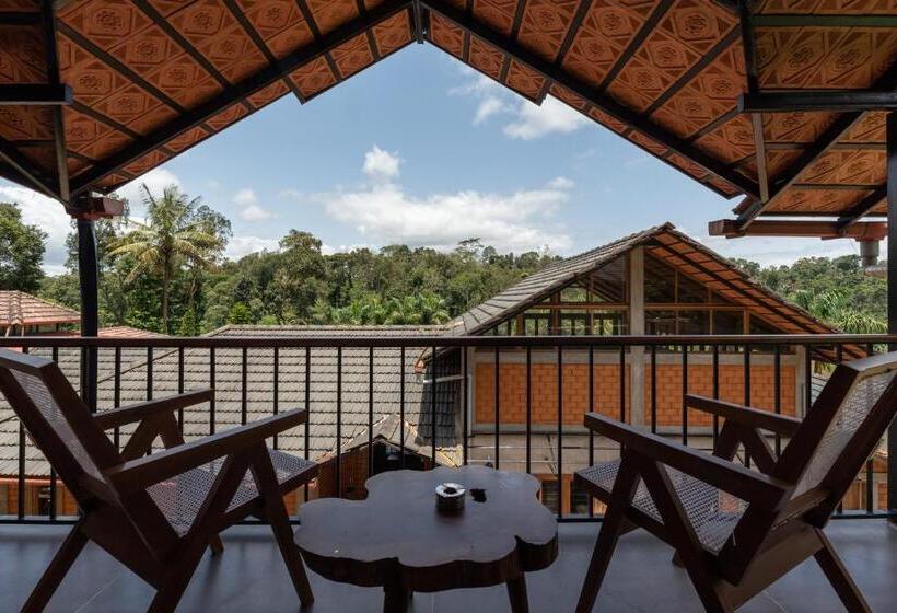 تختخواب و صبحانه Iris, Scenic 1 Br Cottage With Pool By Roamhome