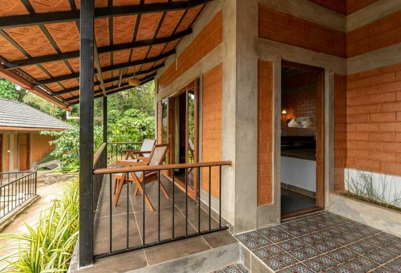 تختخواب و صبحانه Petunia, 1 Br Cottage With Pool By Roamhome