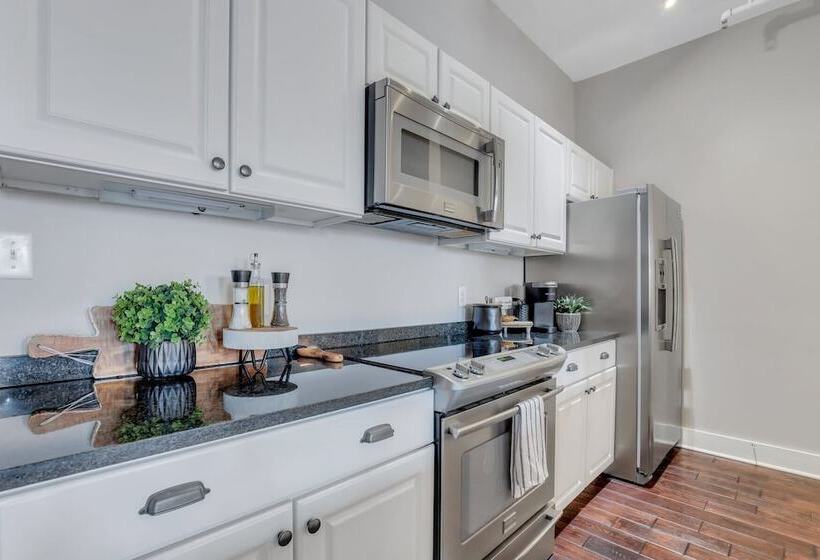 Broughton Street Bungalow   Steps To Everything