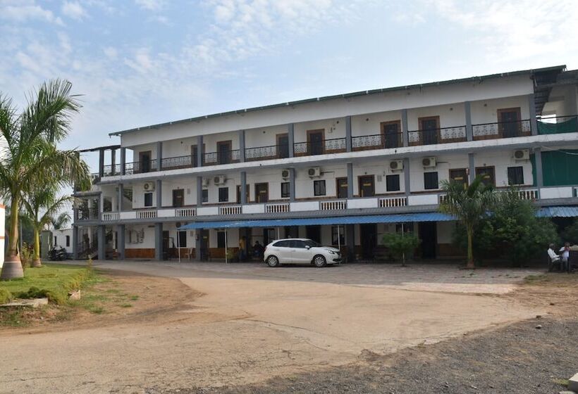 Отель Vasant Vihar Resort