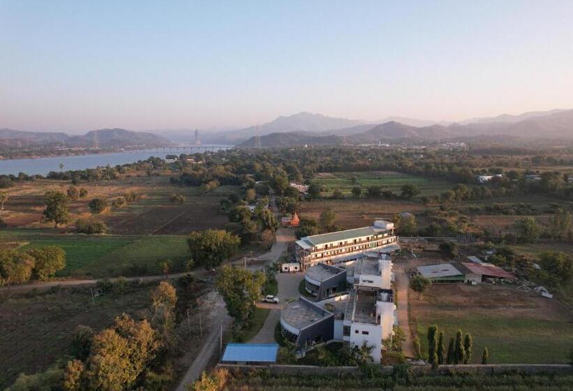 Отель Vasant Vihar Resort