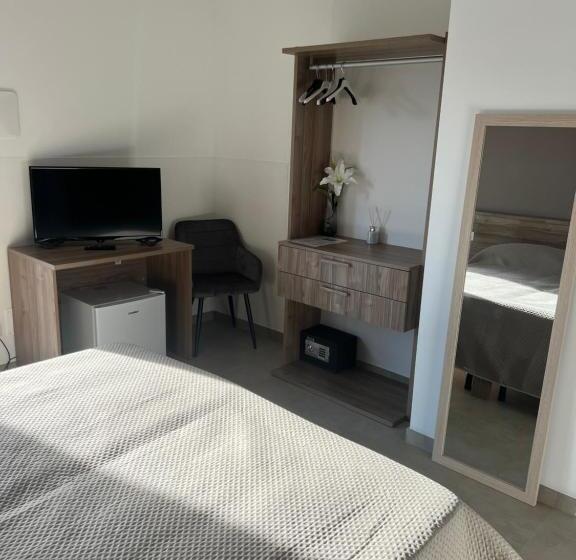 مبيت وإفطار Poolside