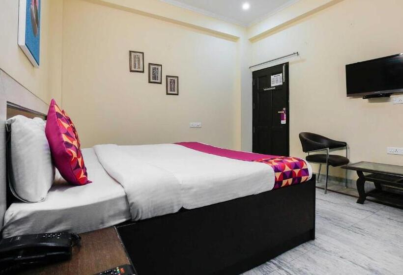 فندق Collection O The Orchid  Near Omaxe Celebration Mall