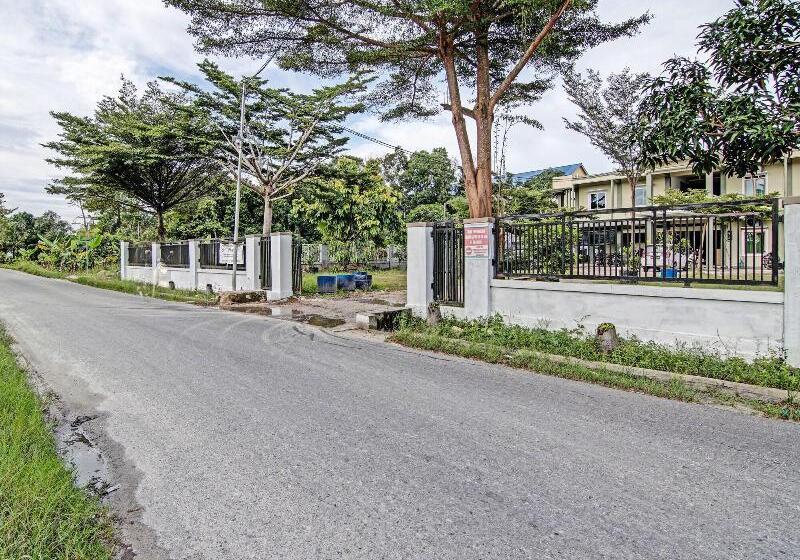 هتل Oyo 91642 Fhazel Residence Syariah