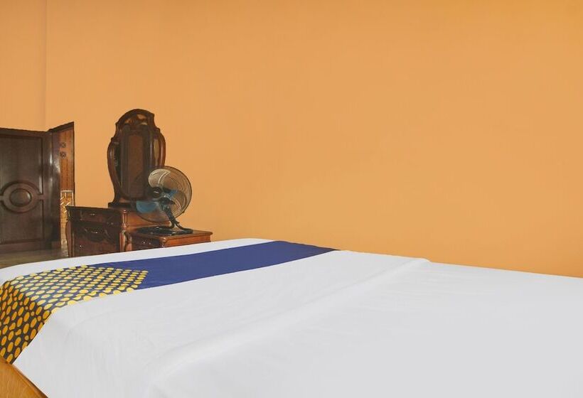 هتل Spot On 91620 Skypiea Guest House