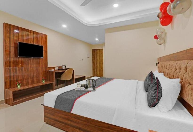Hotel Super Townhouse H G Near Gautam Buddha Park
