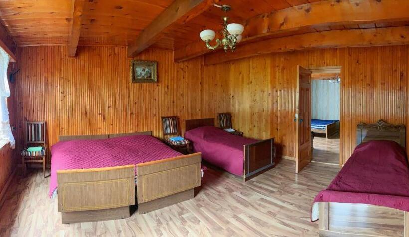پانسیون Matua Guest House