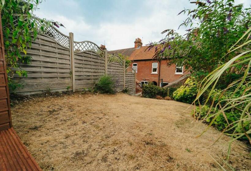 Buckenham Cottage