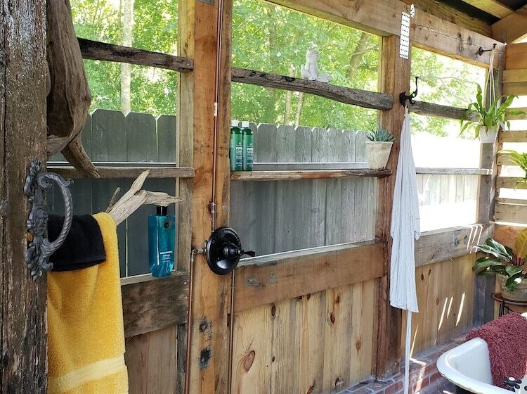 Cedar Oaks Inn The Barracks