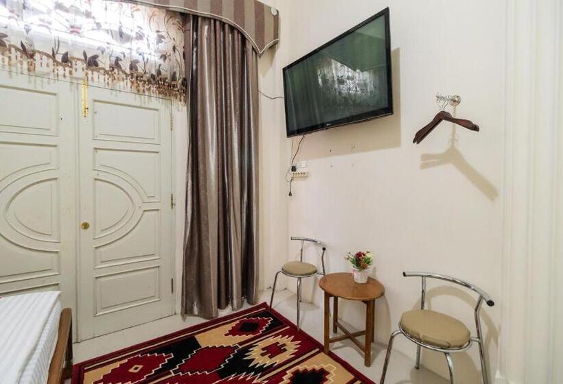 هتل Reddoorz Syariah Near Pasar Aur Kuning