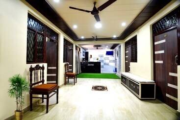 هتل Goroomgo Royal Agrawal Palace Agra