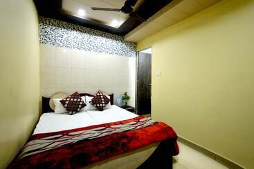 هتل Goroomgo Royal Agrawal Palace Agra