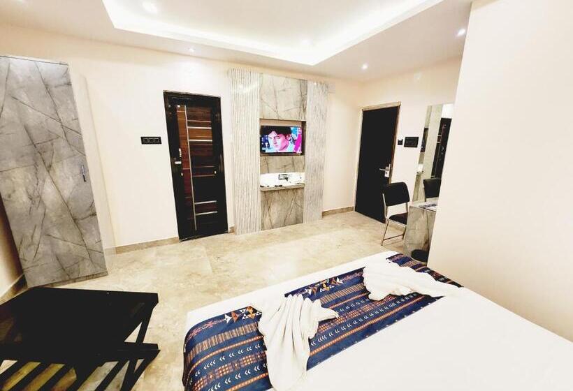 هتل The Greenstar Inn Premium