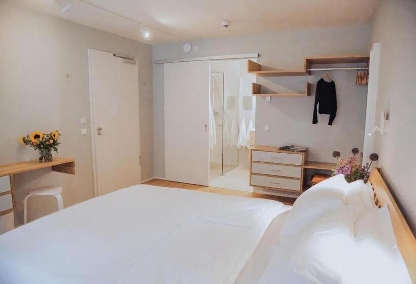 The Layhead B&b